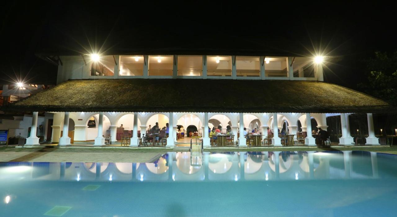 Le Pondy Hotell Pondicherry Exteriör bild