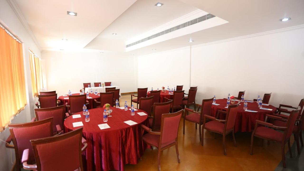 Le Pondy Hotell Pondicherry Exteriör bild